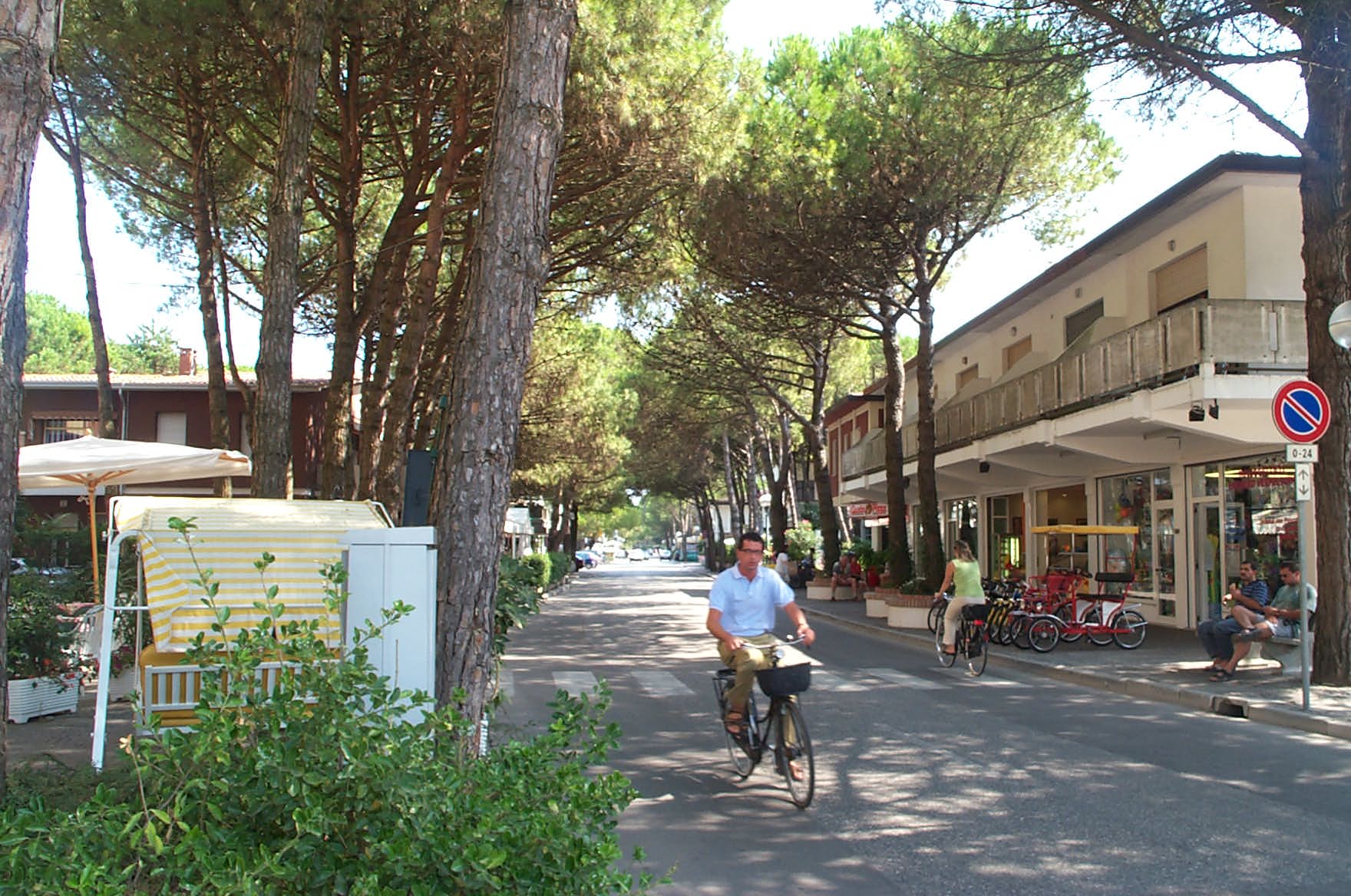 Italien Bibione Pineda Der Duft von Pinien liegt in der Luft. Es ist angenehm ruhig in diesem Urlaubsort. Selten heut zu Tage.