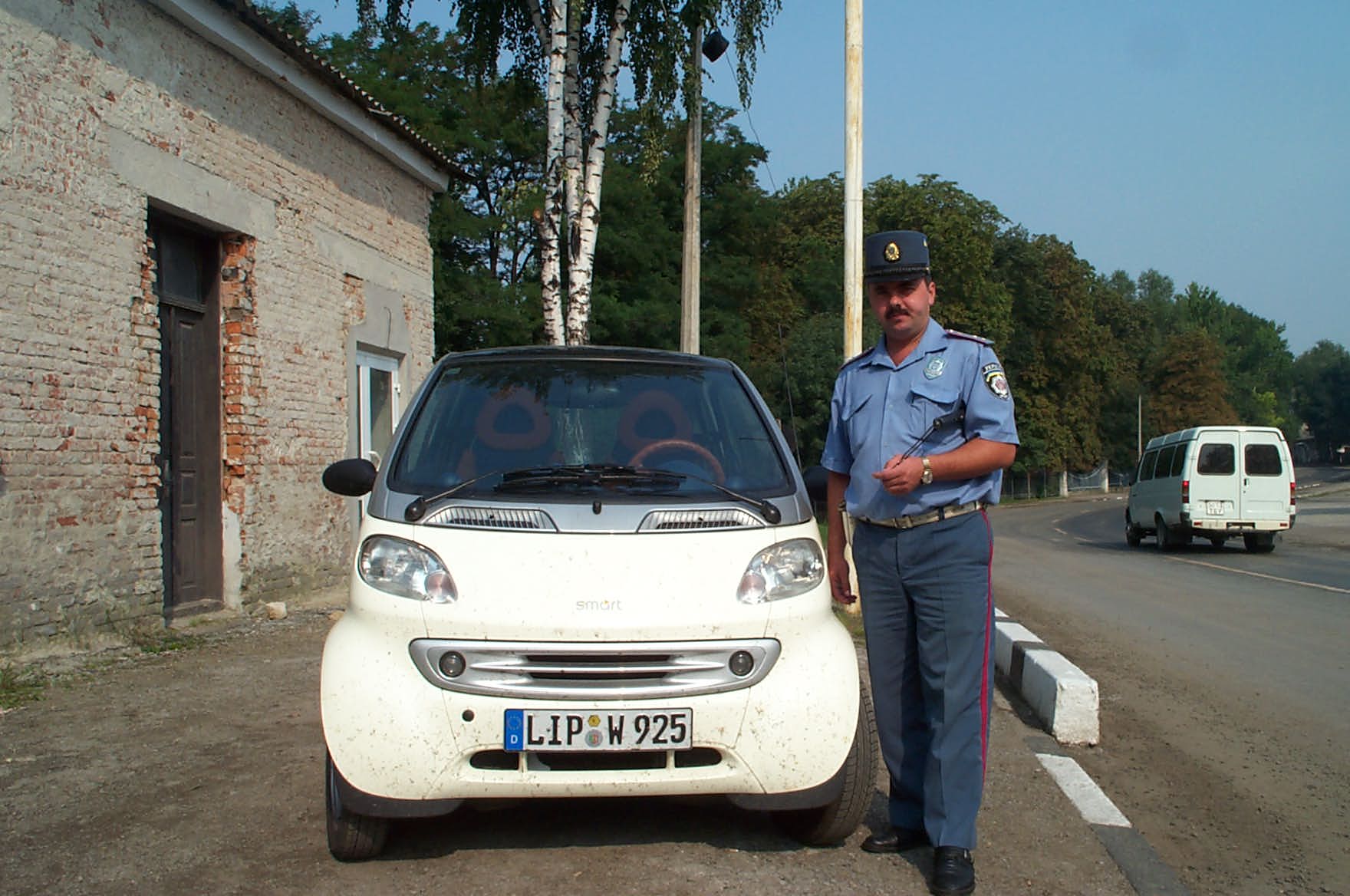 Ukraine Polizisten gibt es wie Sand am Meer. Hier hat es mich erwischt. Ich habe ein Stopschild bersehen. Ohne Quittung einigten wir uns auf ein paar Euro.