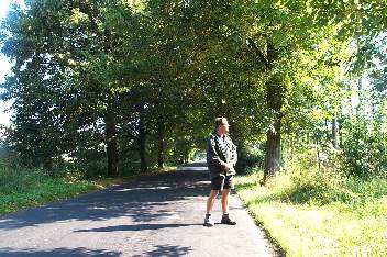 Kleine Allee unterwegs in Polen, Wildrich