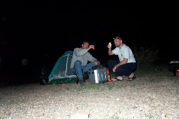 Wildrich Weltreise wildes zelten, Rotwein und Sternenhimmel